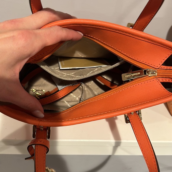 Michael Kors Small Jet Set Travel - Picture 2 of 7